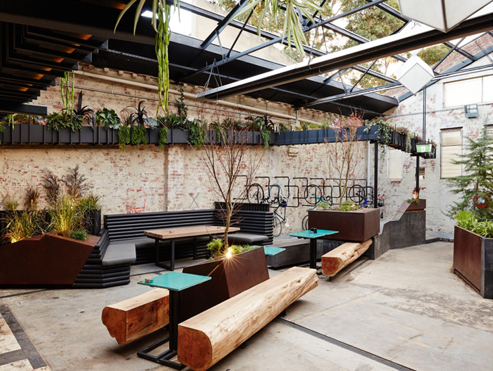 Howler Beer Garden