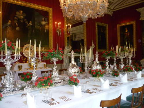 dining_table_laid_at_chatsworth_house